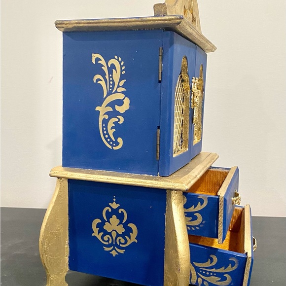 Blue and Gold Painted Vintage Glam Jewelry Music Box - Picture 10 of 13